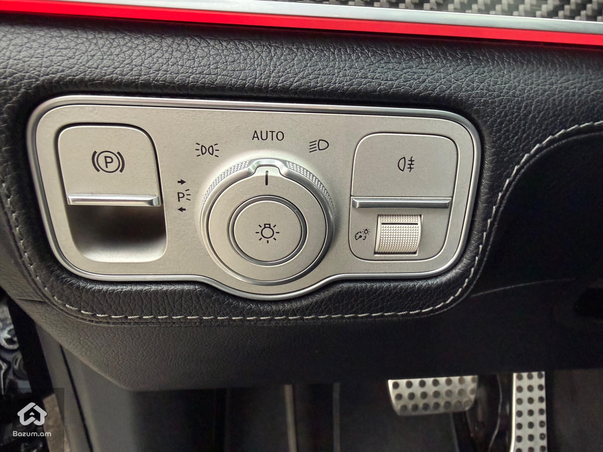 MERCEDES BENZ GLE COUPE AMG CARBON EDITION - image 16