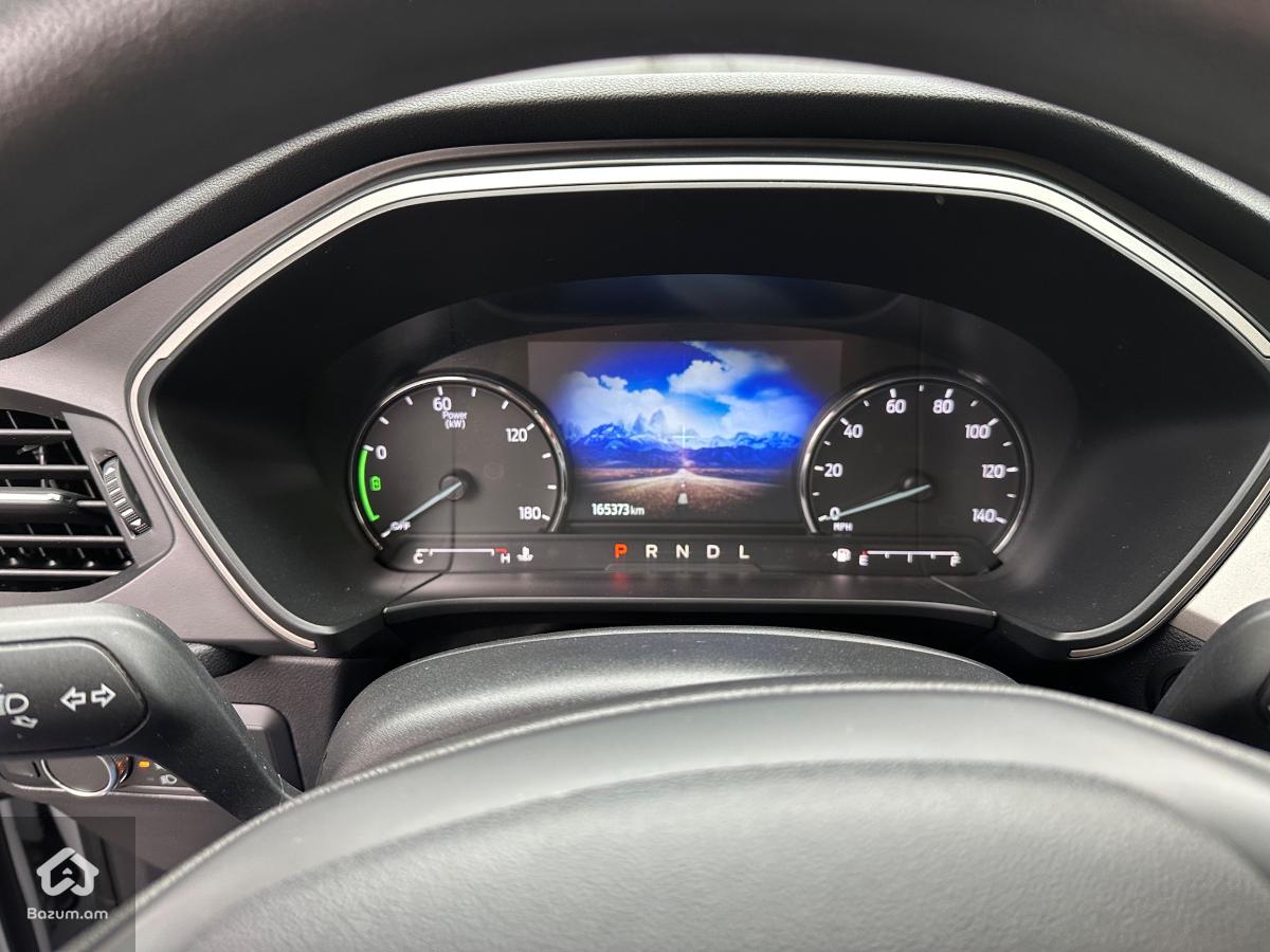 Ford Escape Hybrid  - image 7