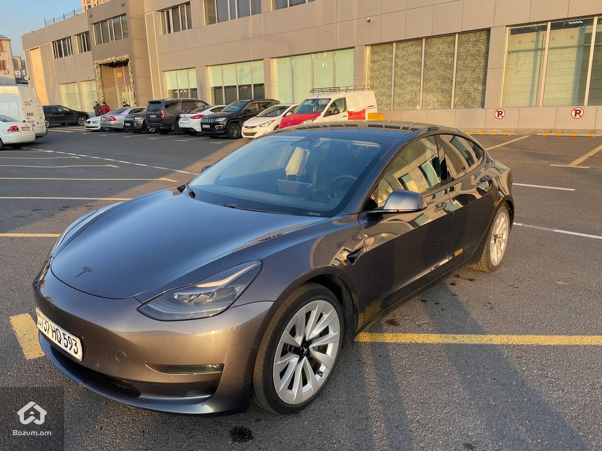 Tesla model 3 - image 10