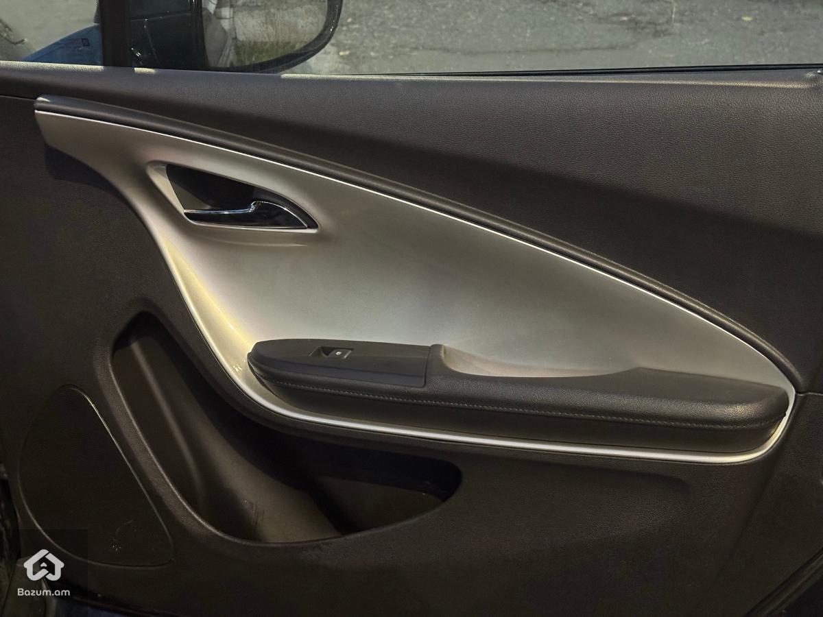 Chevrolet Volt 1 - image 6