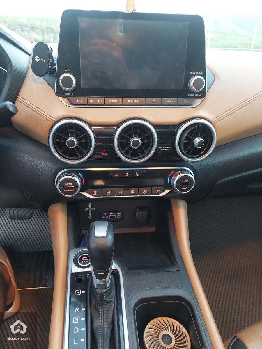 Nissan - image 19