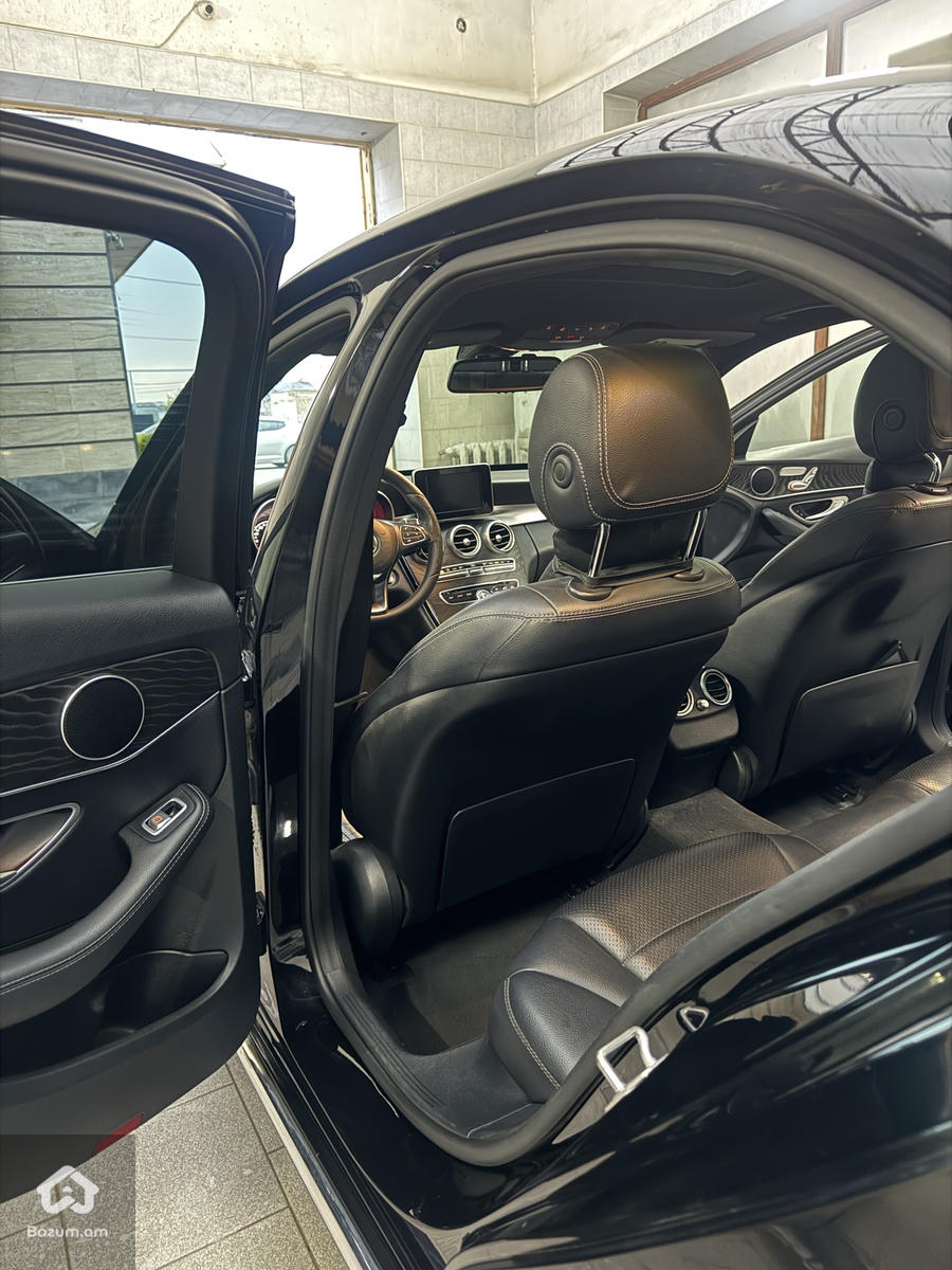 Mercedes Benz - image 8