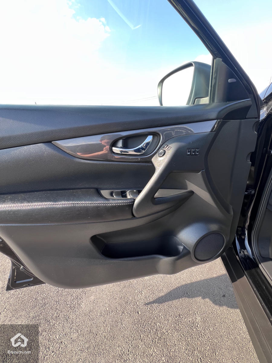 Nissan Rogue SV(AWD) - image 14