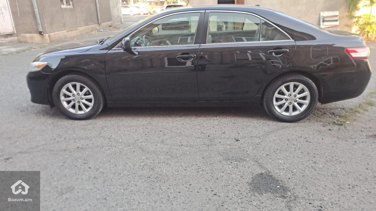 Toyota Camry 2011/9 - image 8