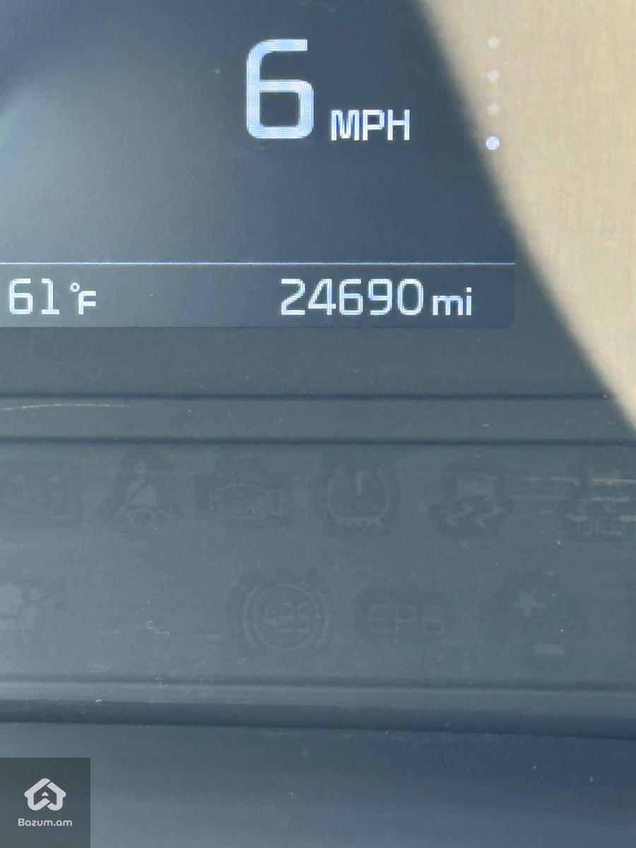 Kia Optima - image 11