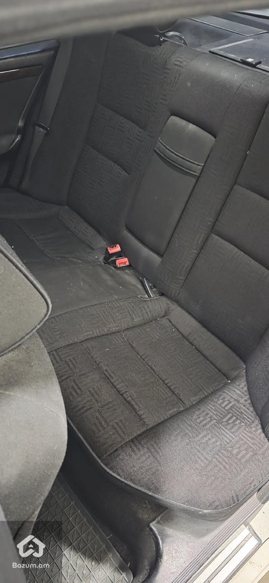 Mercedes Benz c class - image 5