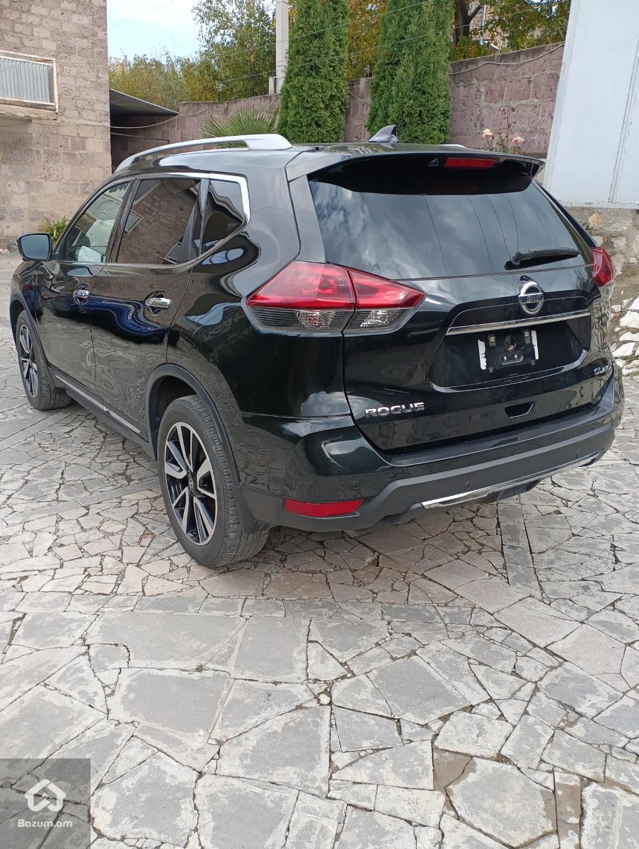 Nissan Rogue SL - image 3