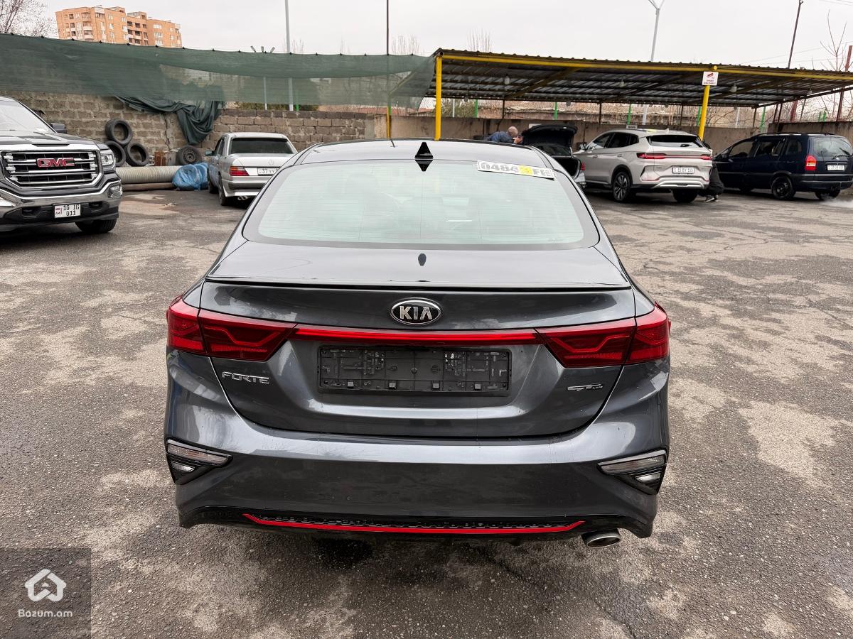 KIA FORTE GT-LINE  - image 23