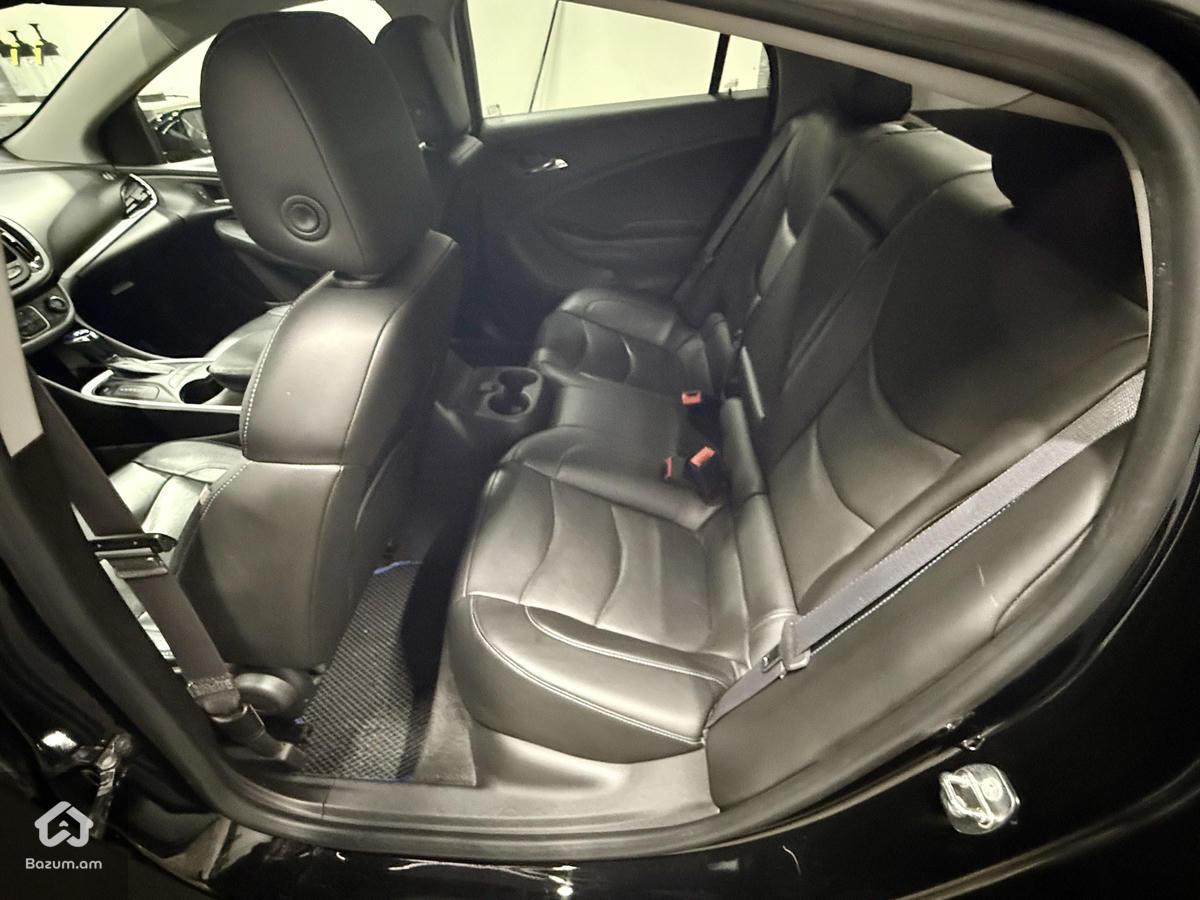 chevrolet Volt 2 - image 9