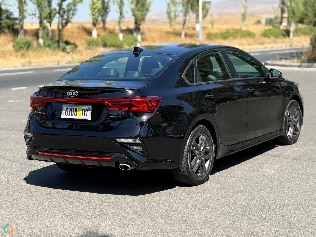 Kia Forte Gt Line - image 6