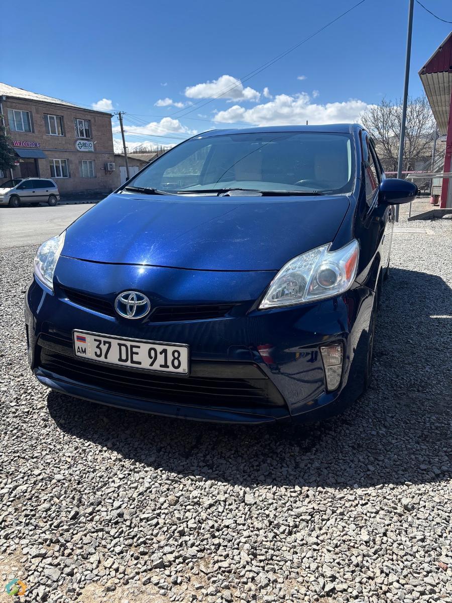 Toyota Prius - image 2