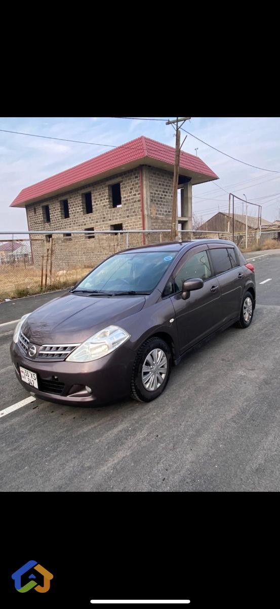 Nissan Tiida - image 1