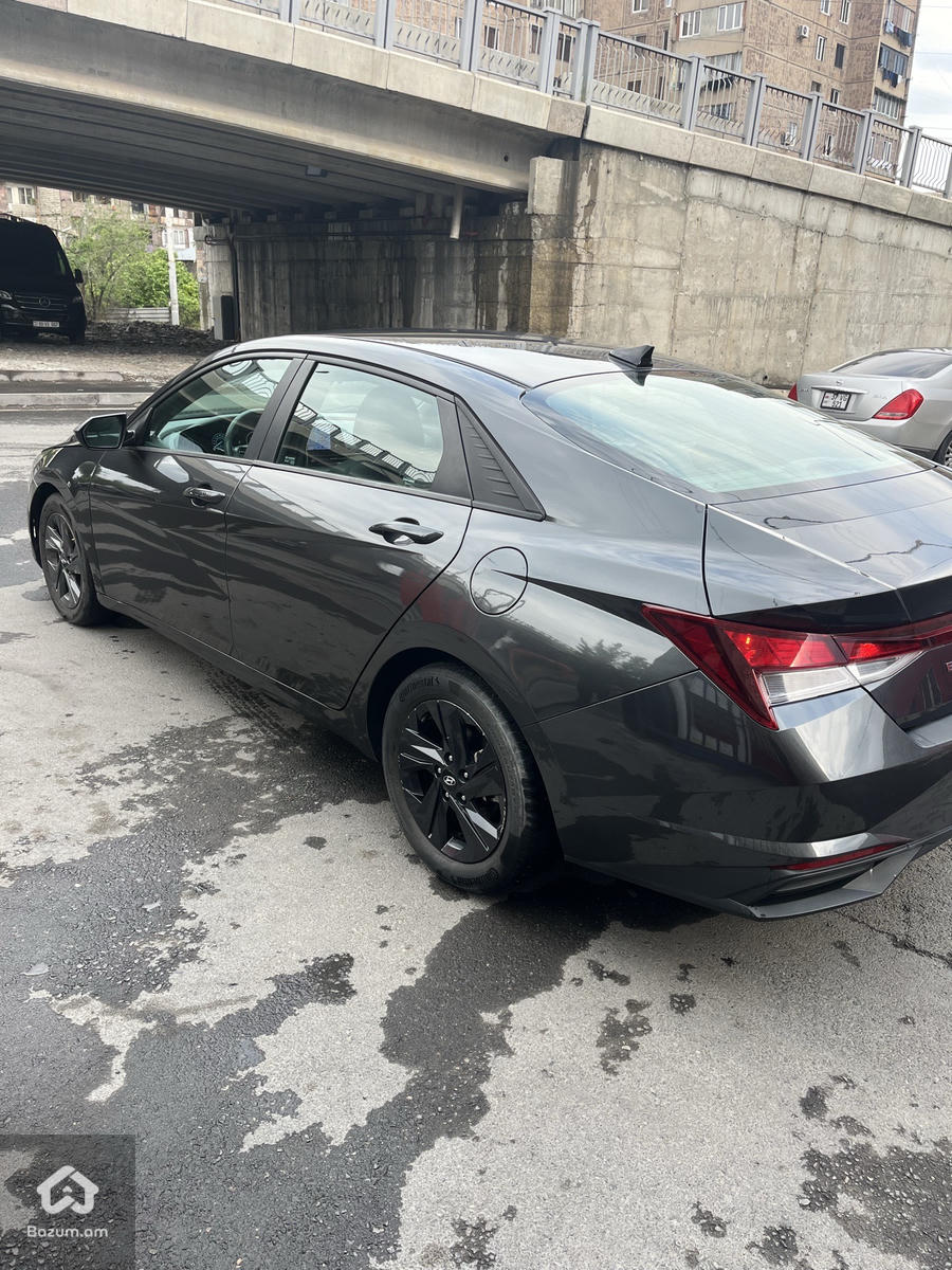 Hyundai Elantra 2022 SEL - image 10
