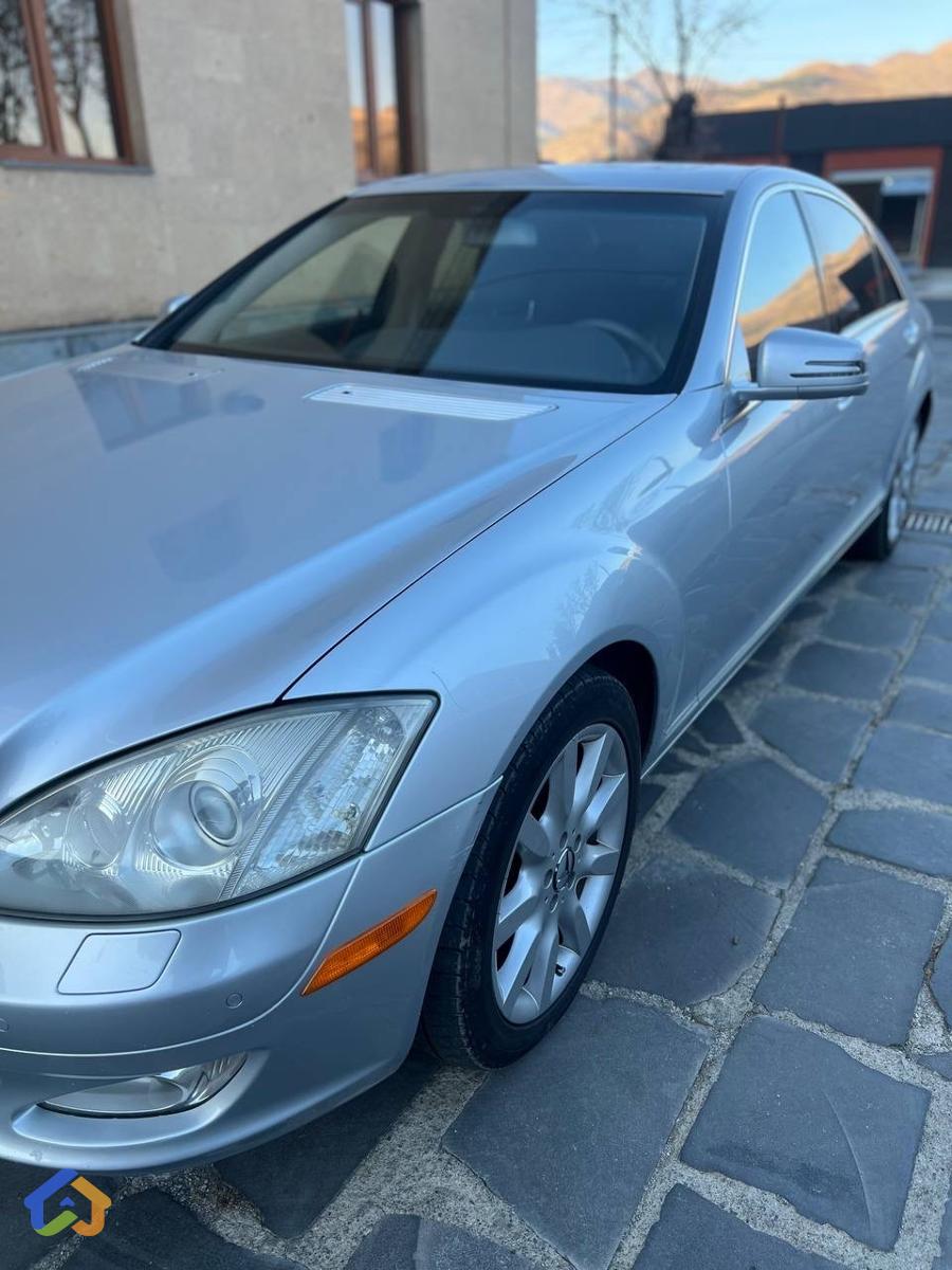 Mersedes Benz - image 6