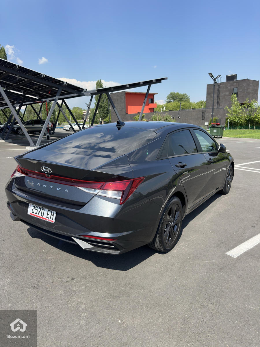 Hyundai Elantra CN7 - image 7