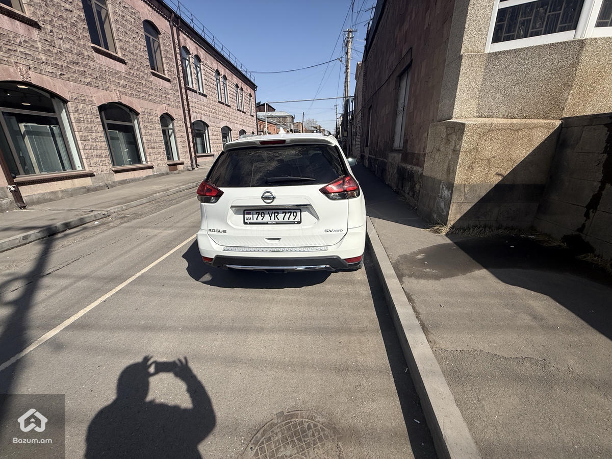 Nissan Rogue  - image 8