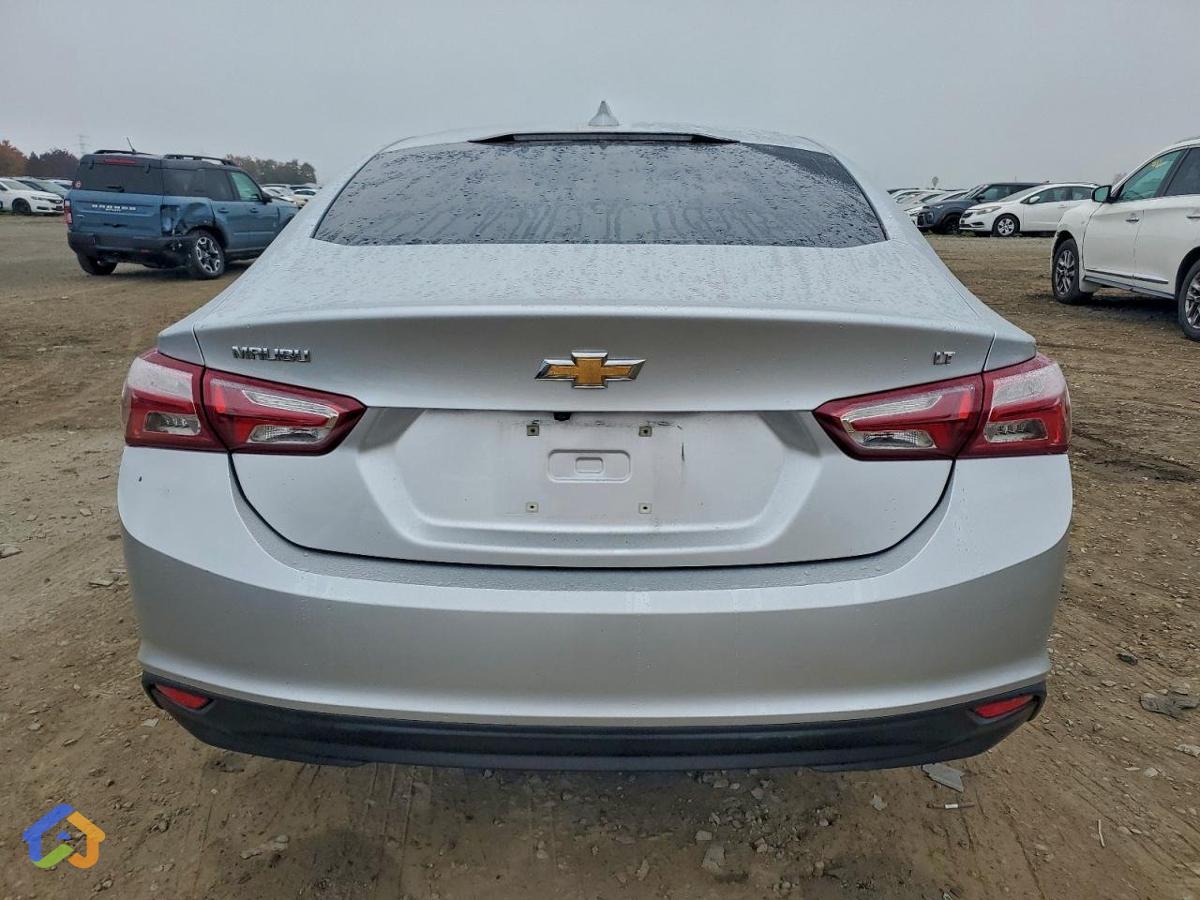 Chevrolet Malibu - image 6