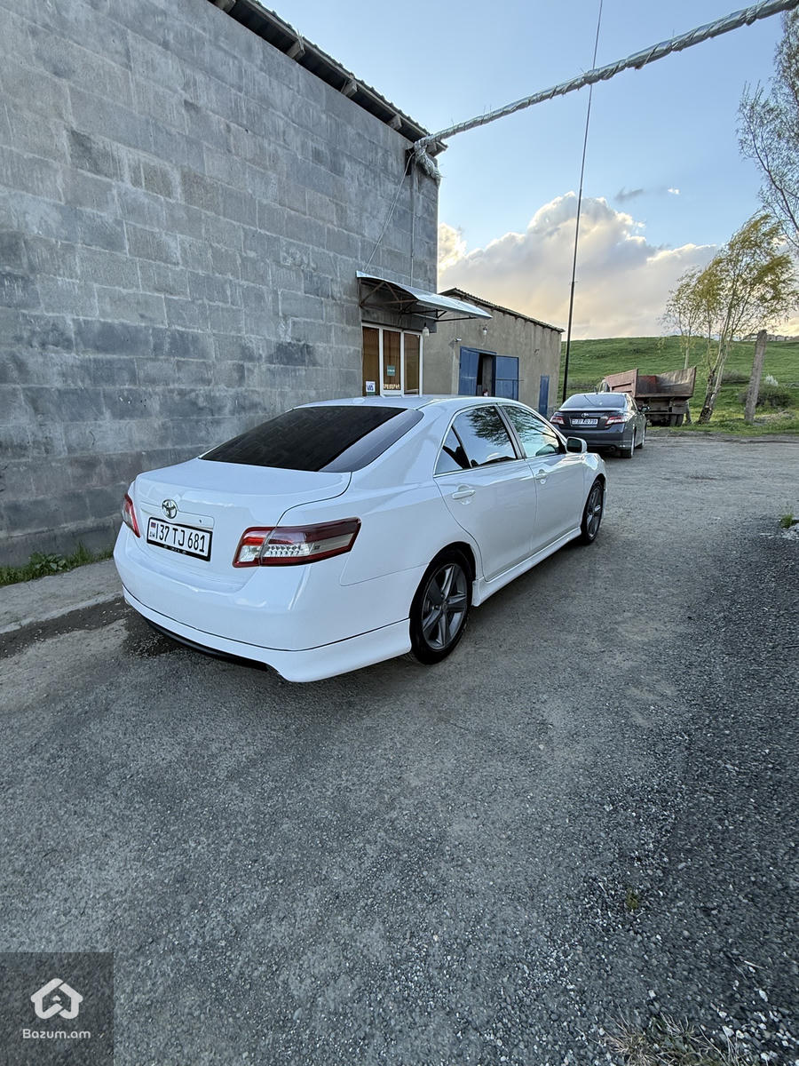 Toyota - image 5
