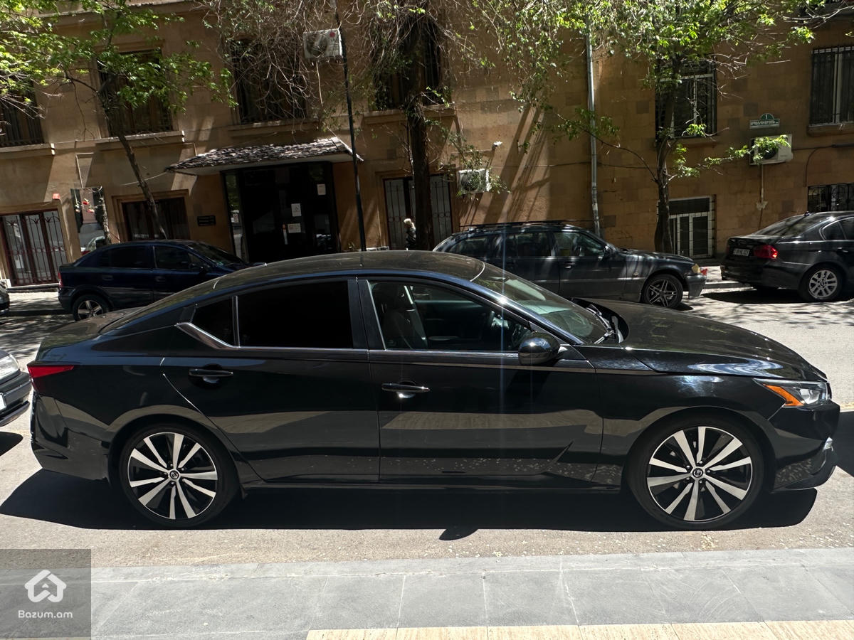 Nissan Altima 2022 SR - image 8