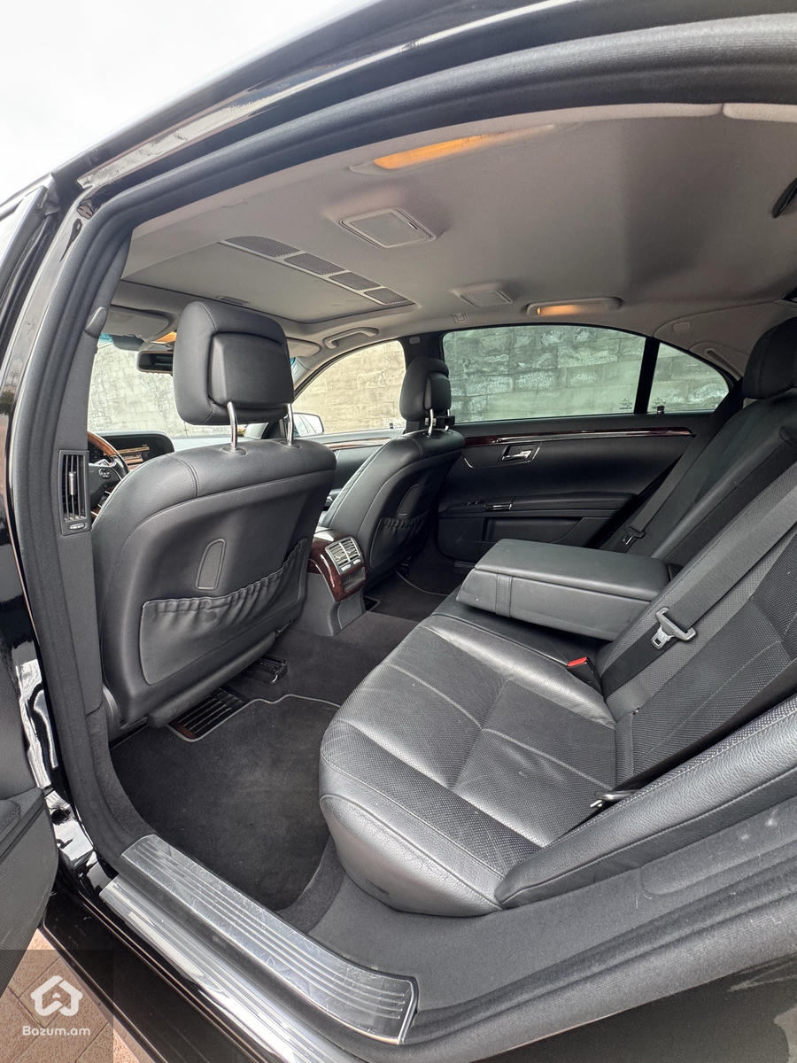 Mercedes Benz S550 - image 27