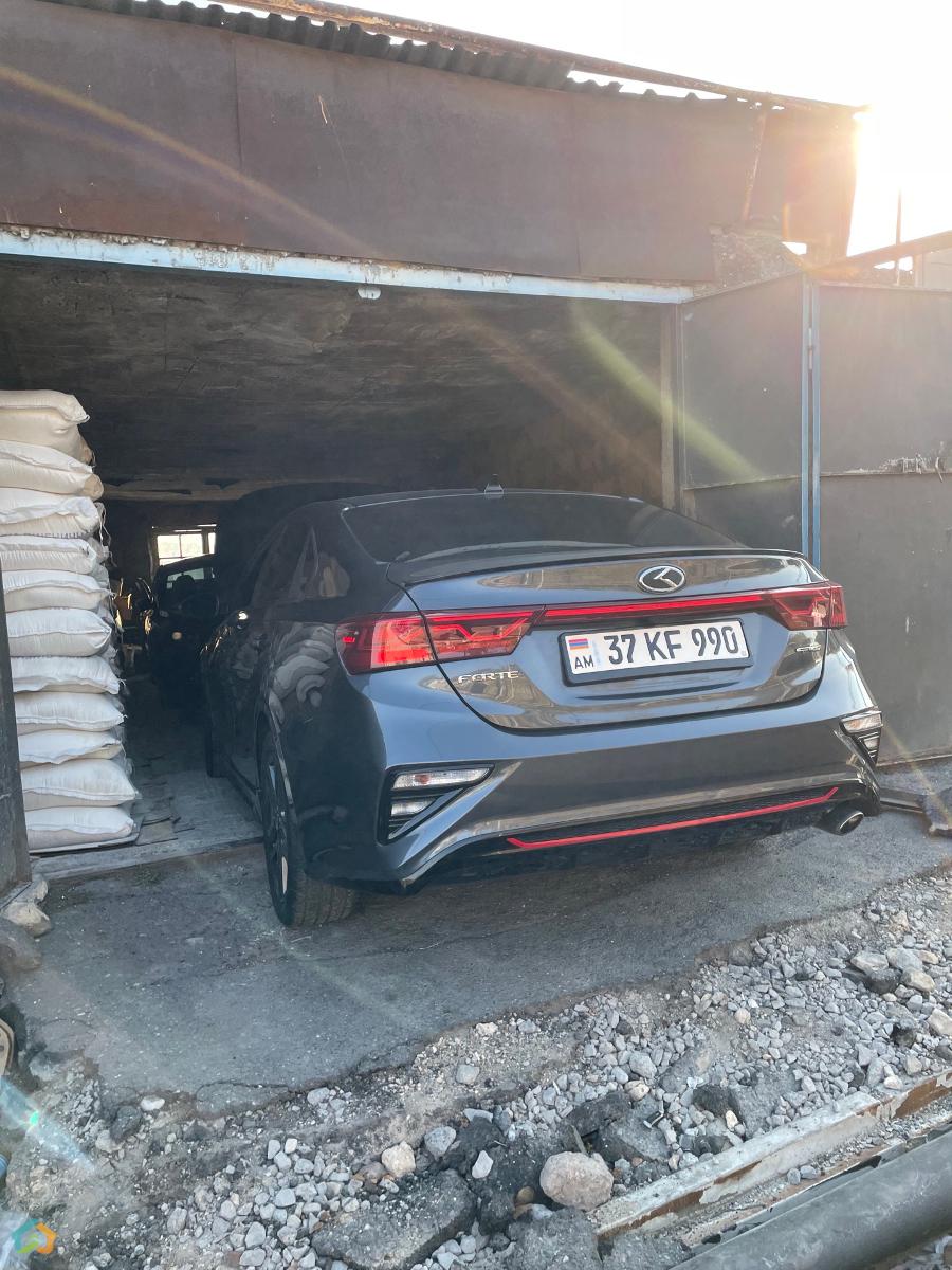 Kia Forte GT Line - image 1