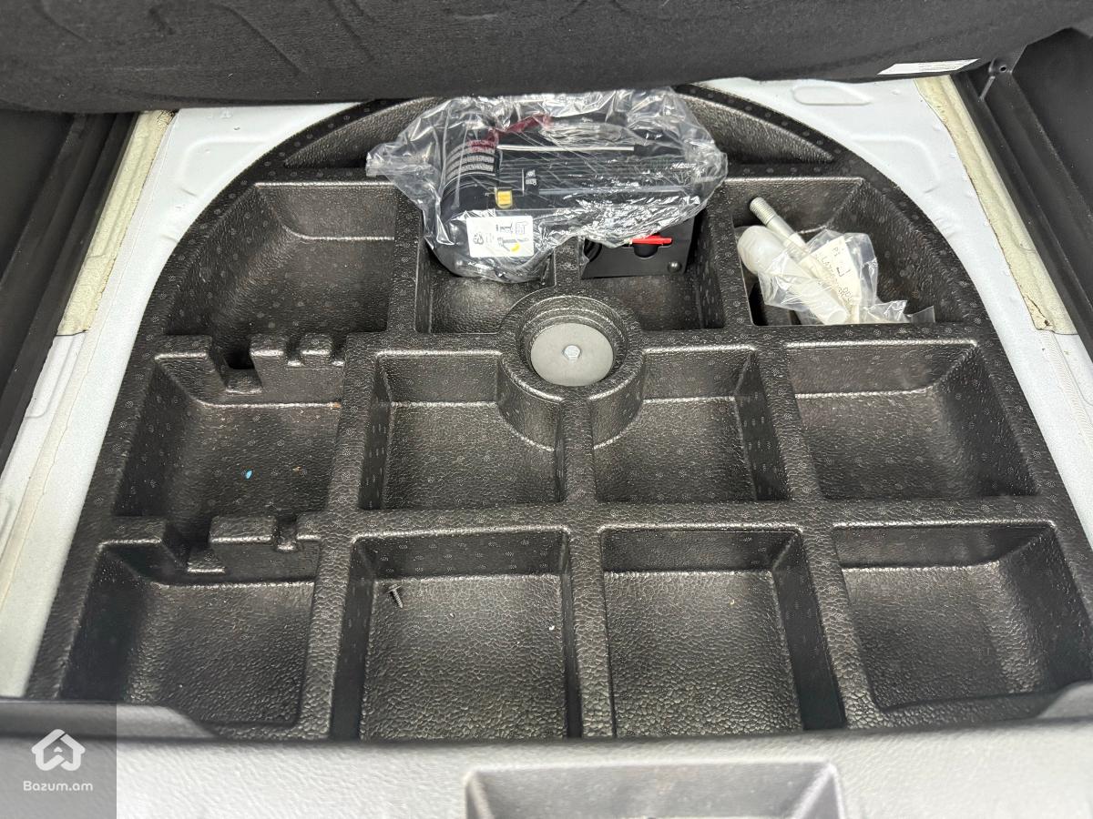 Jeep Renegade Limited 1.3T 4x4 2022 - image 26