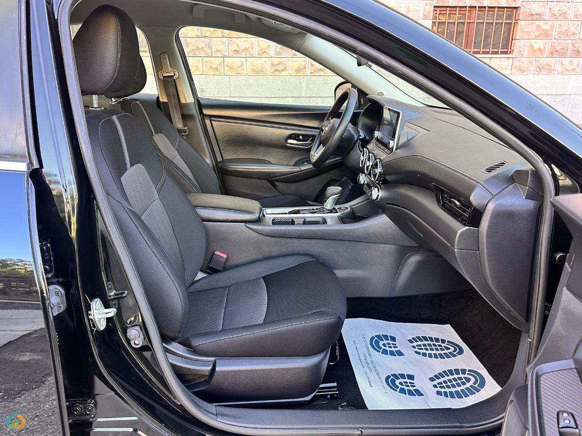 Nissan Sentra - image 11