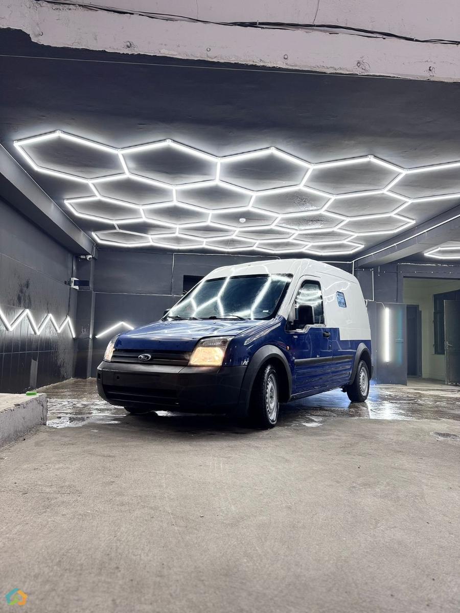 Ford Transit Connect - image 1
