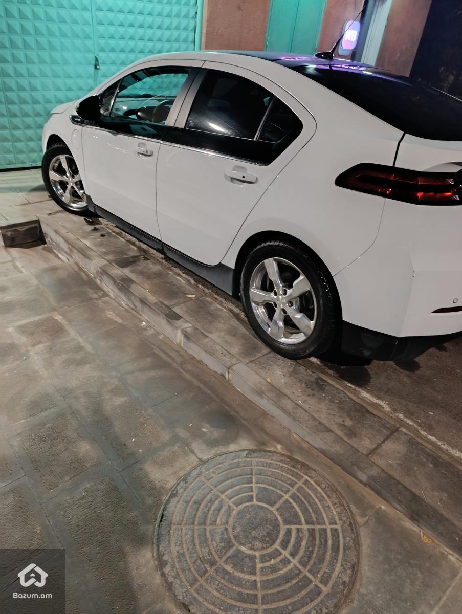 Chevrolet  - image 9