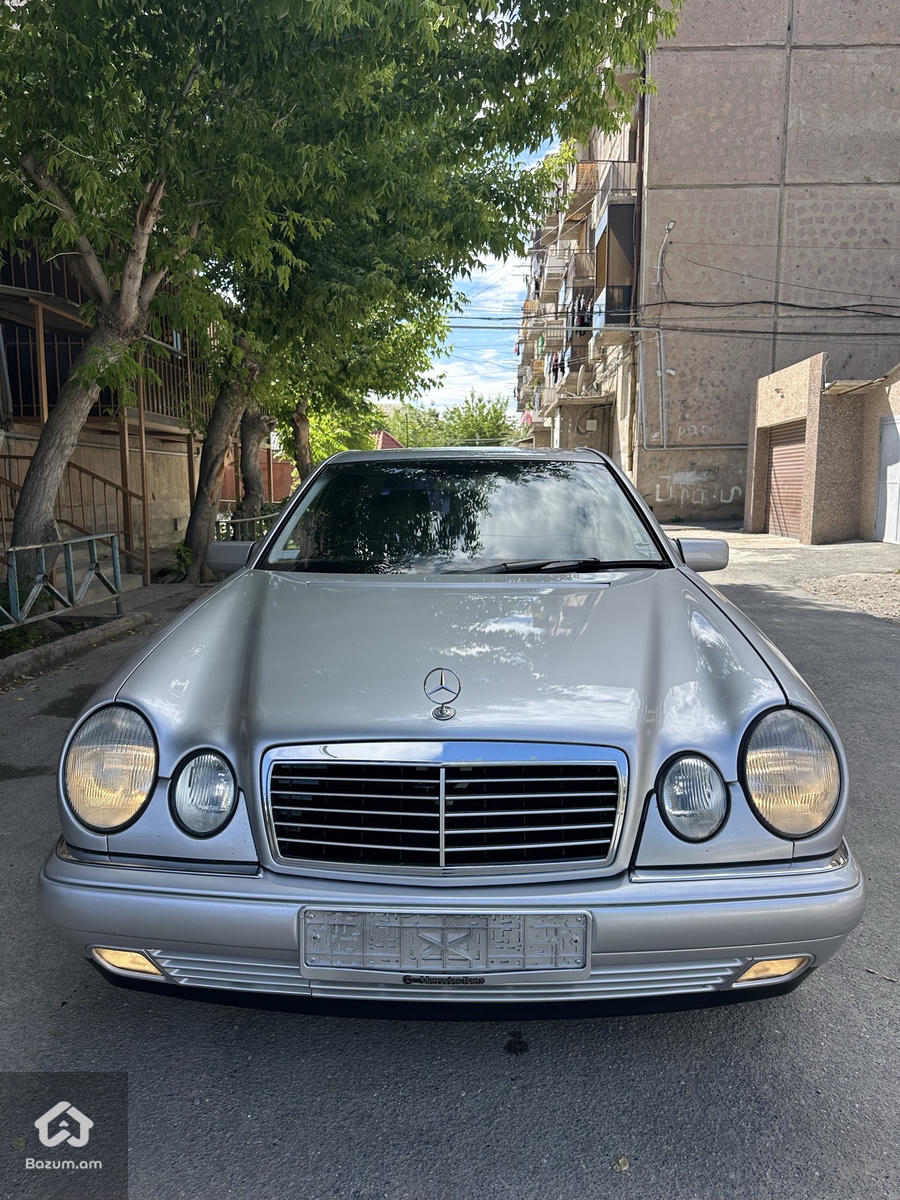 Mercedes E240 Japan - image 2