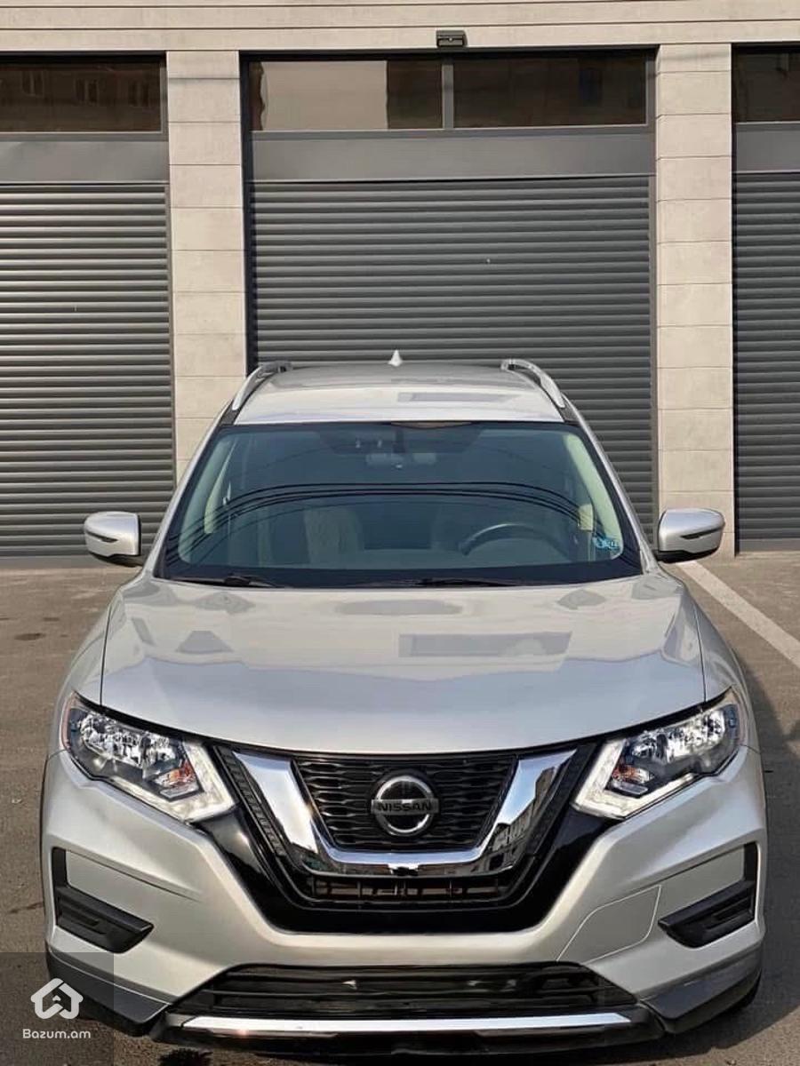 Nissan Rogue 4X4 SV - image 3