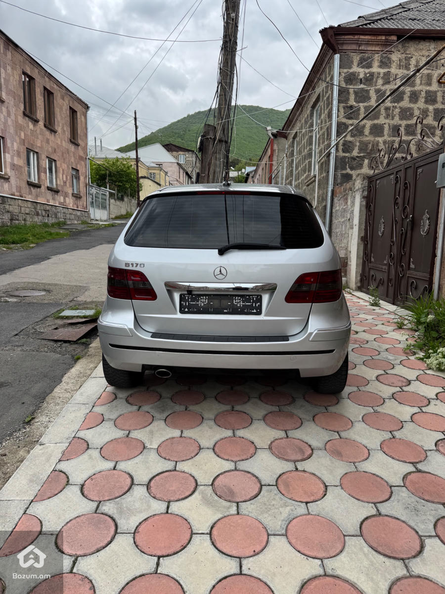 Mercedes-BENZ - image 4
