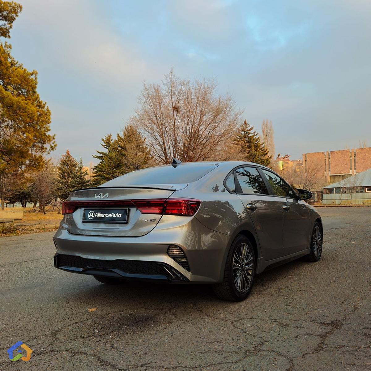 KIA FORTE GT LINE PREMIUM - image 6