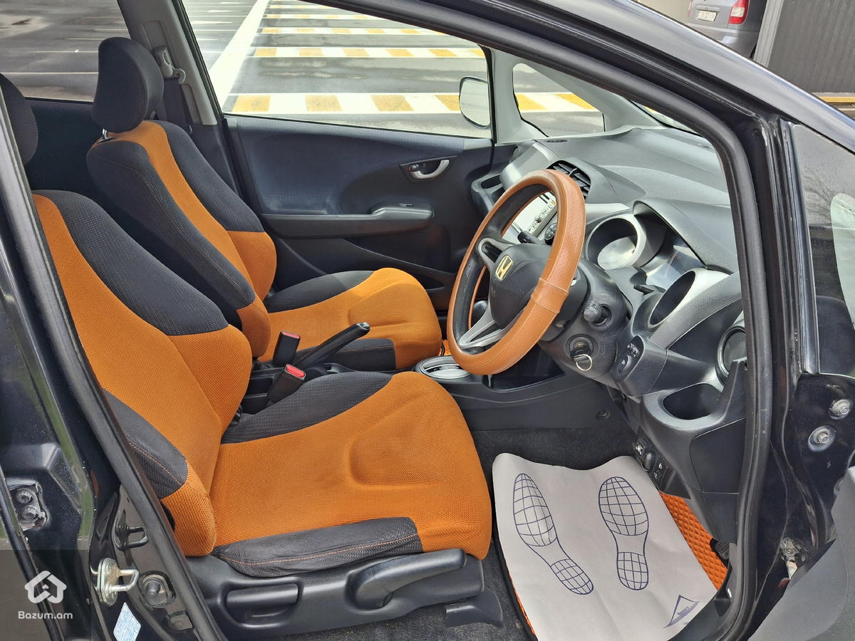 Շտապ Վաճառվում է Honda Fit 2009թիվ - image 8