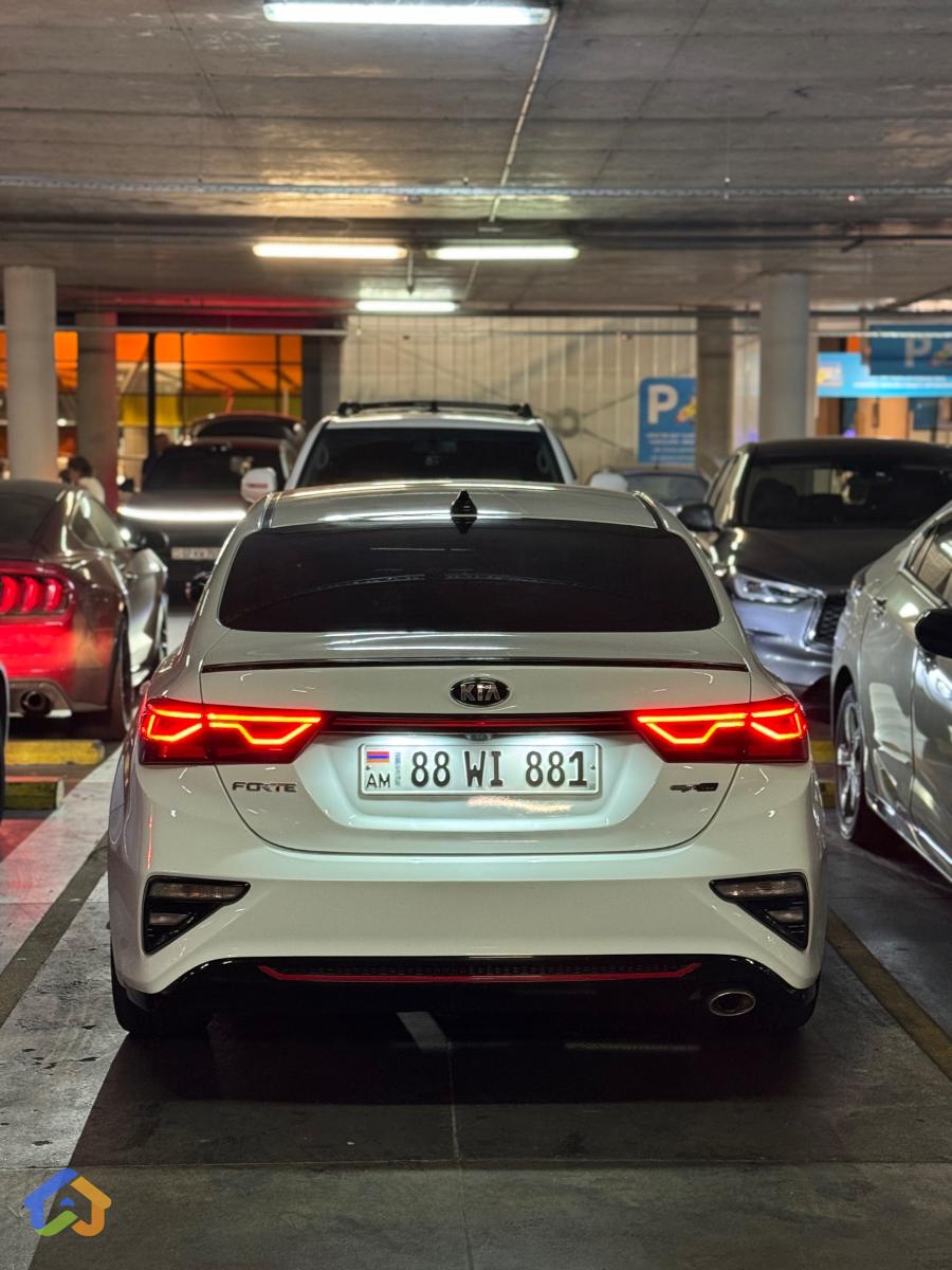 Kia Forte Gt line  - image 10