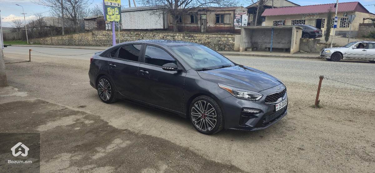 KIA FORTE GT - image 10