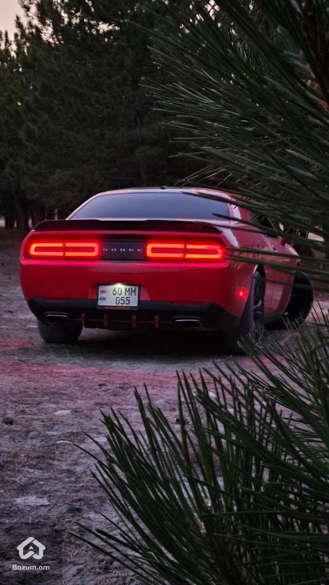 Dodge Challenger  - image 9