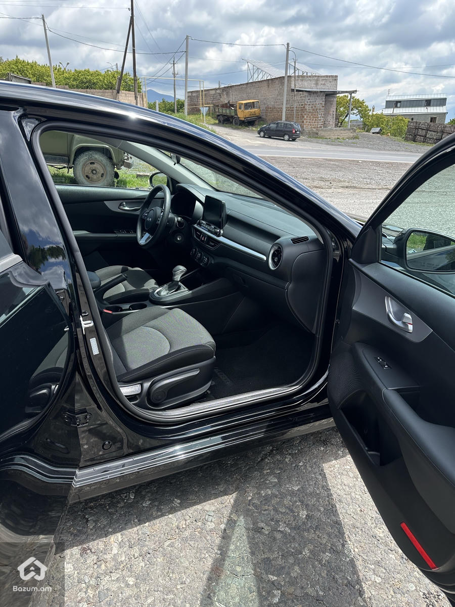 Kia Forte - image 14