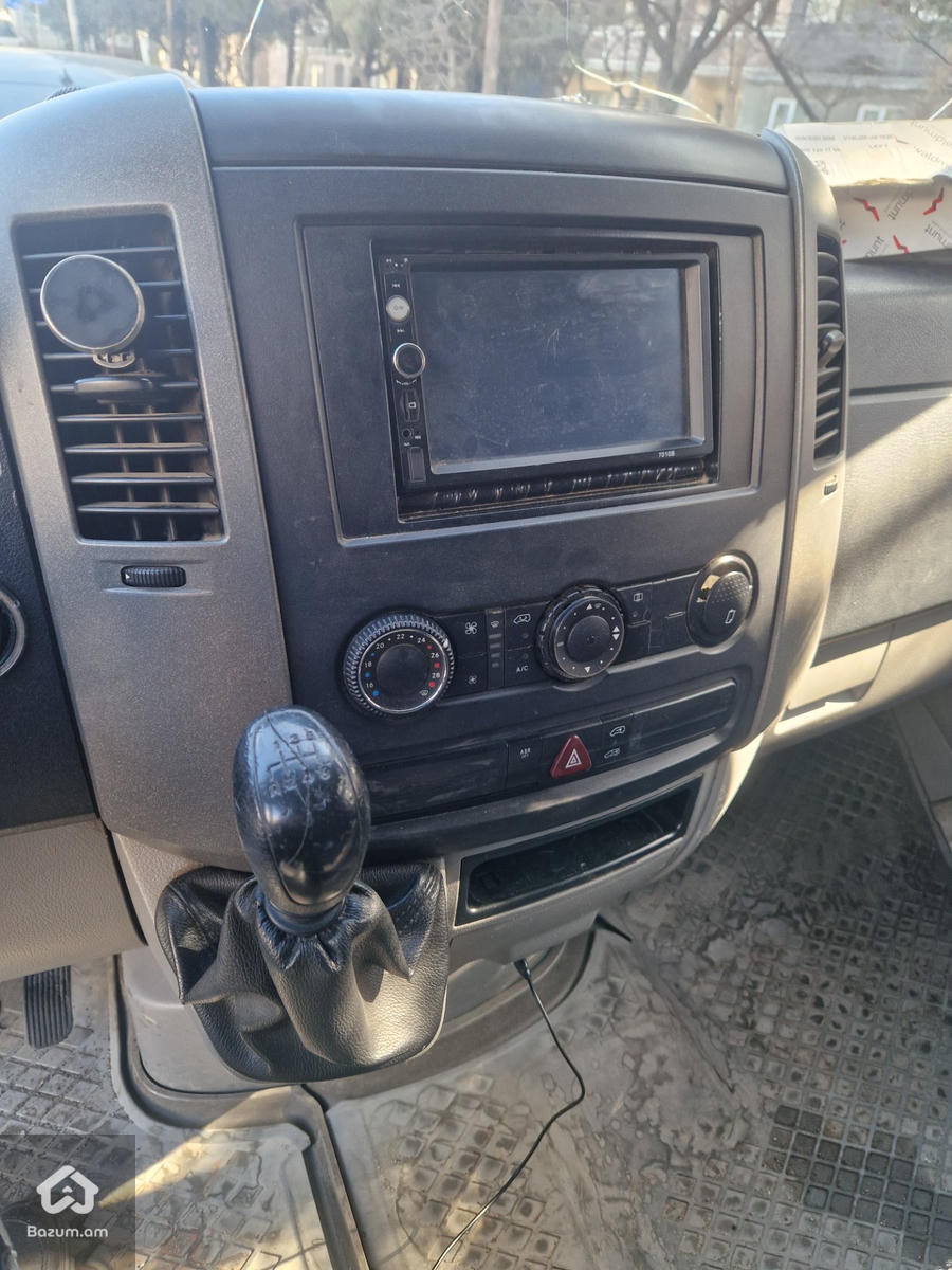 Mercedes Benz Sprinter - image 7