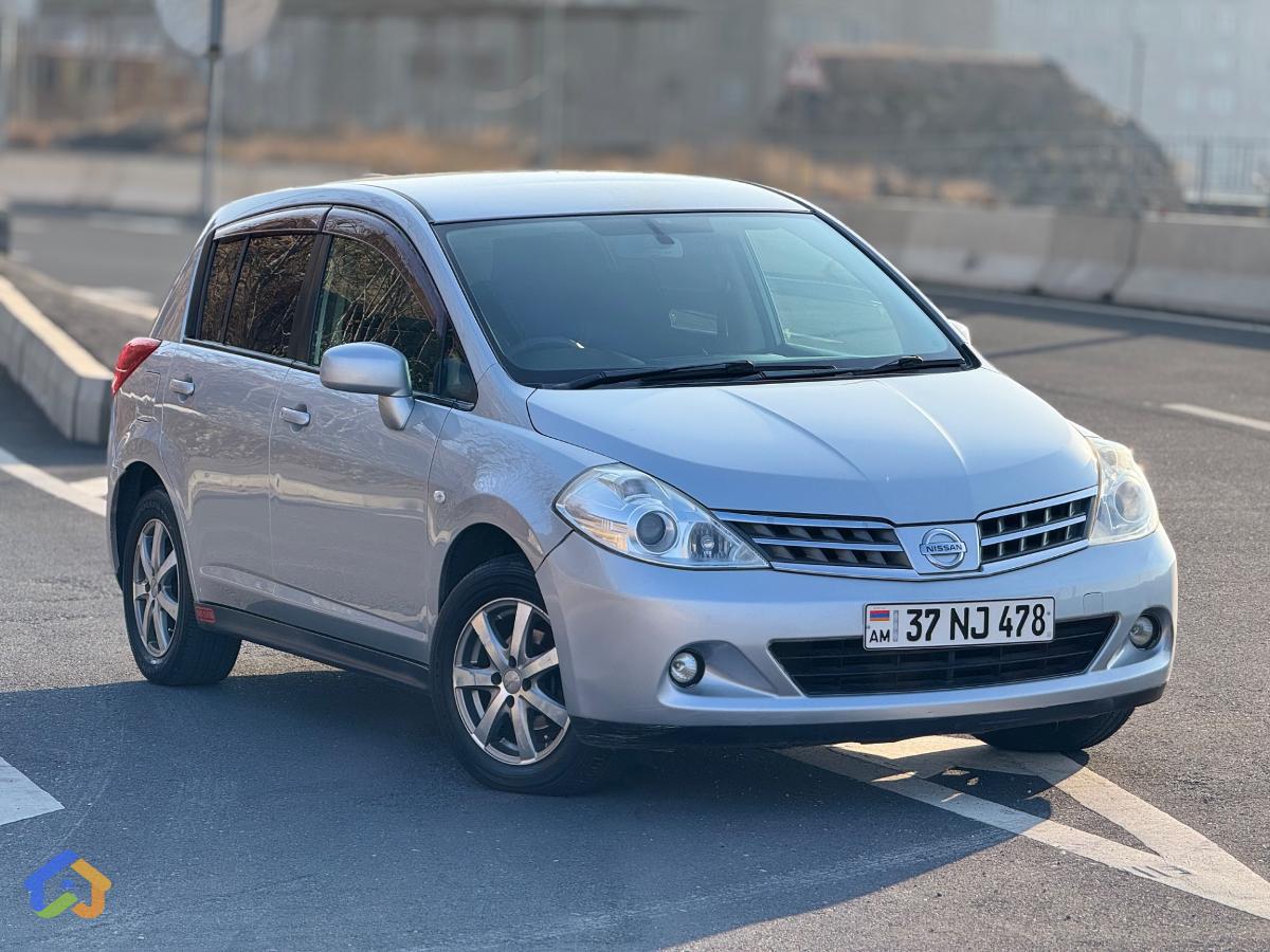 Nissan Tiida - image 4