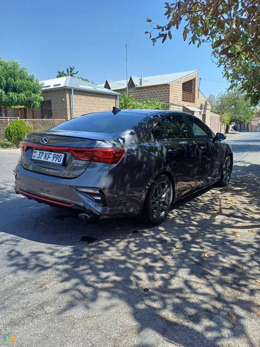 Kia Forte GT Line - image 13