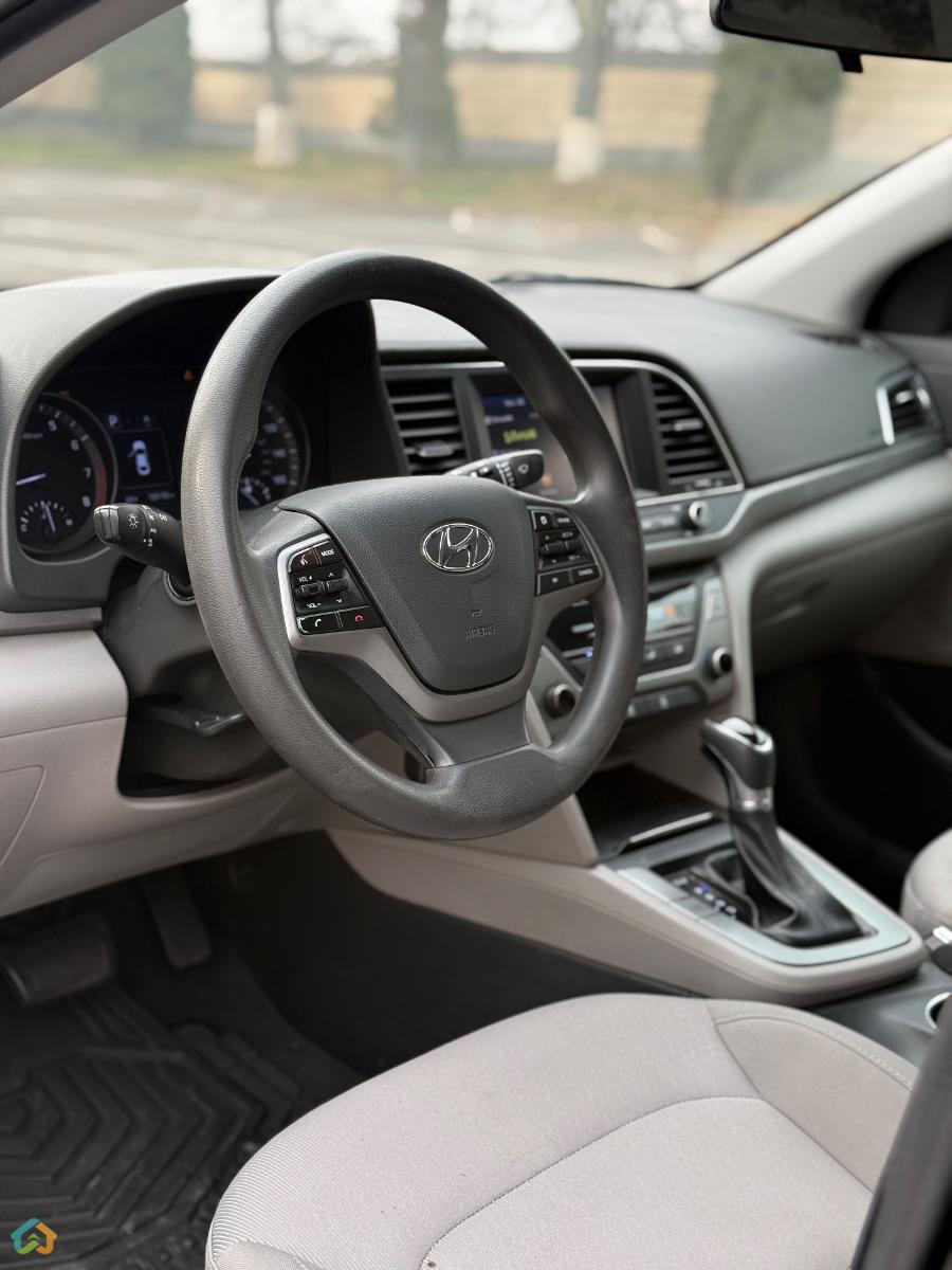 Hyundai Elantra - image 7