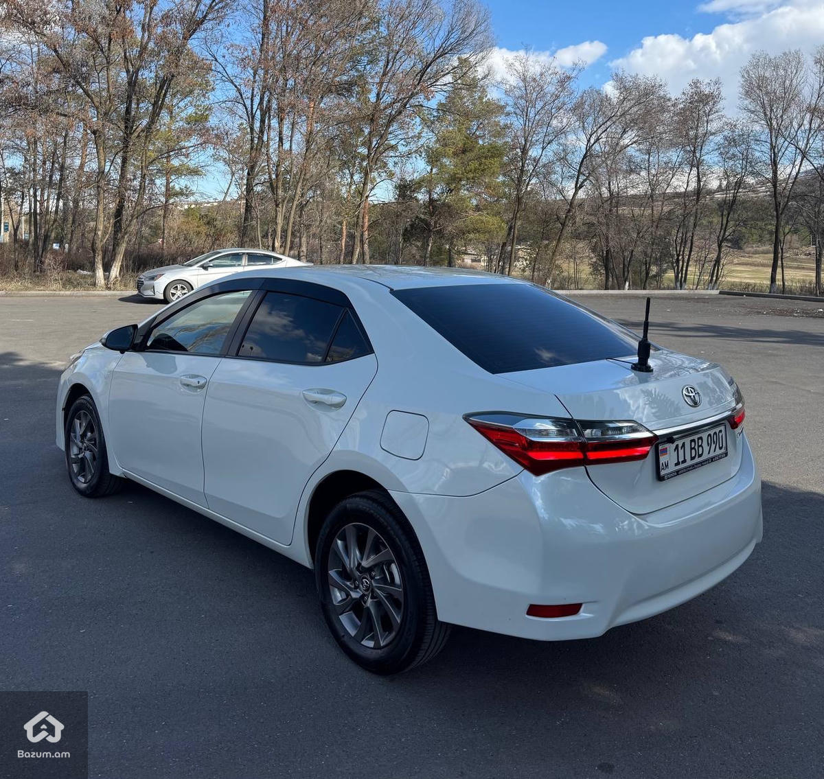 Toyota Corolla - image 12