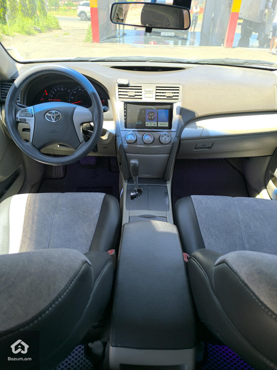 toyota camry - image 4