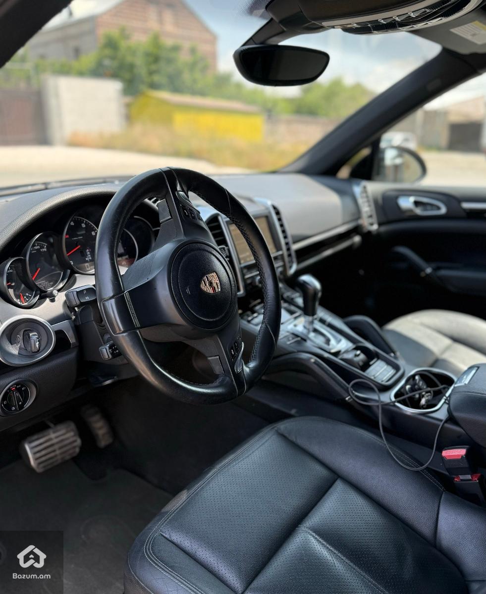 Porshe Cayenne - image 4