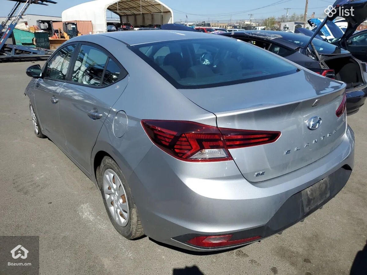 Hyundai Elantra SE 2020 - image 4
