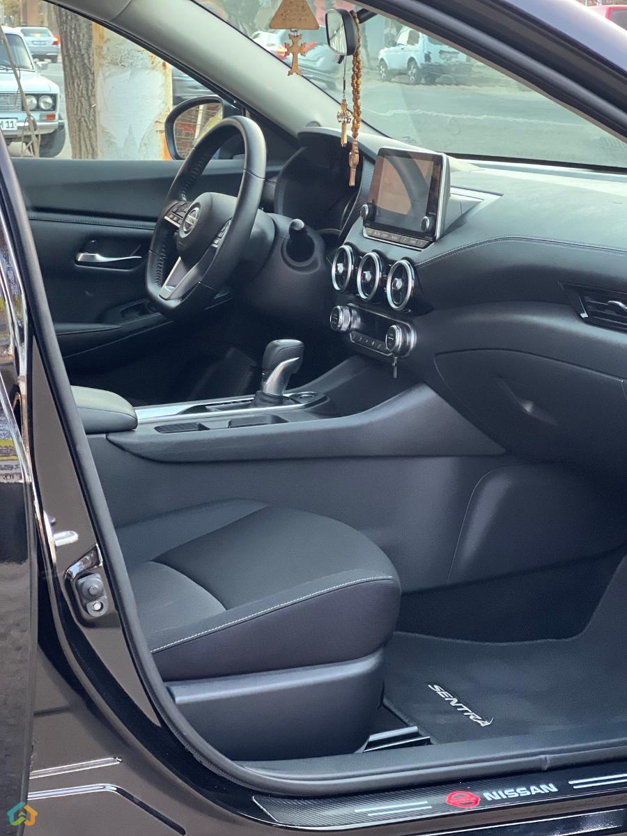 Nissan Sentra - image 8