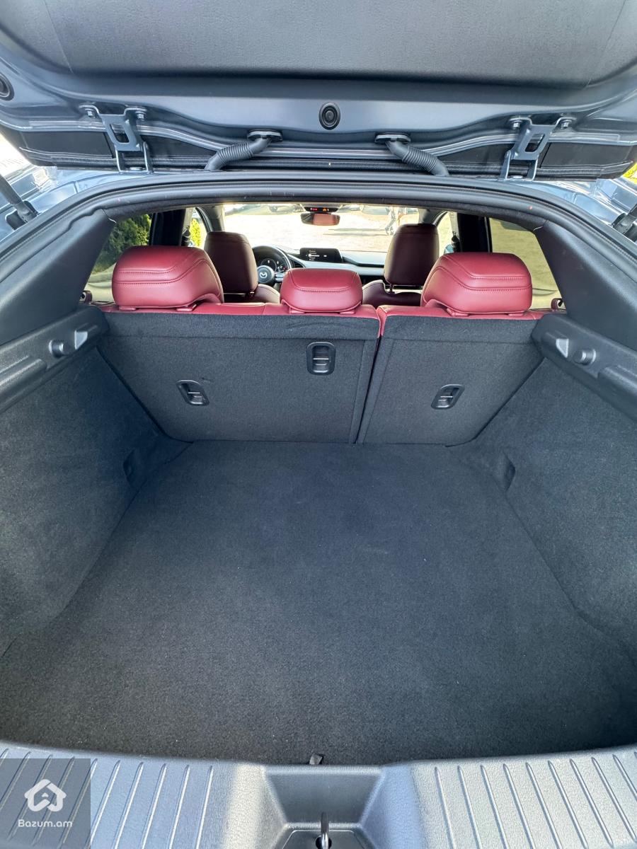 Mazda 3 Carbon Edition 2023 - image 6