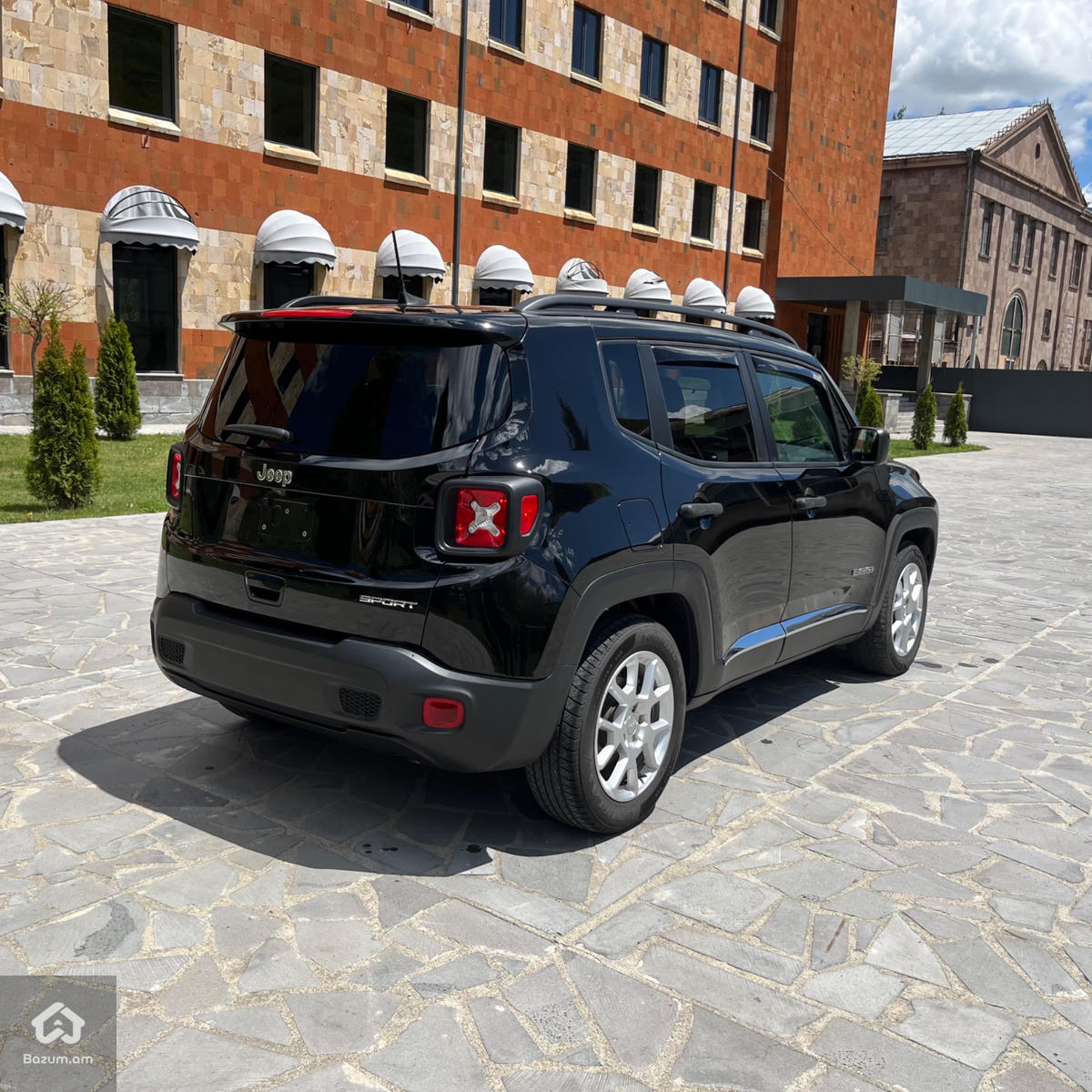 Jeep Renegade  - image 4