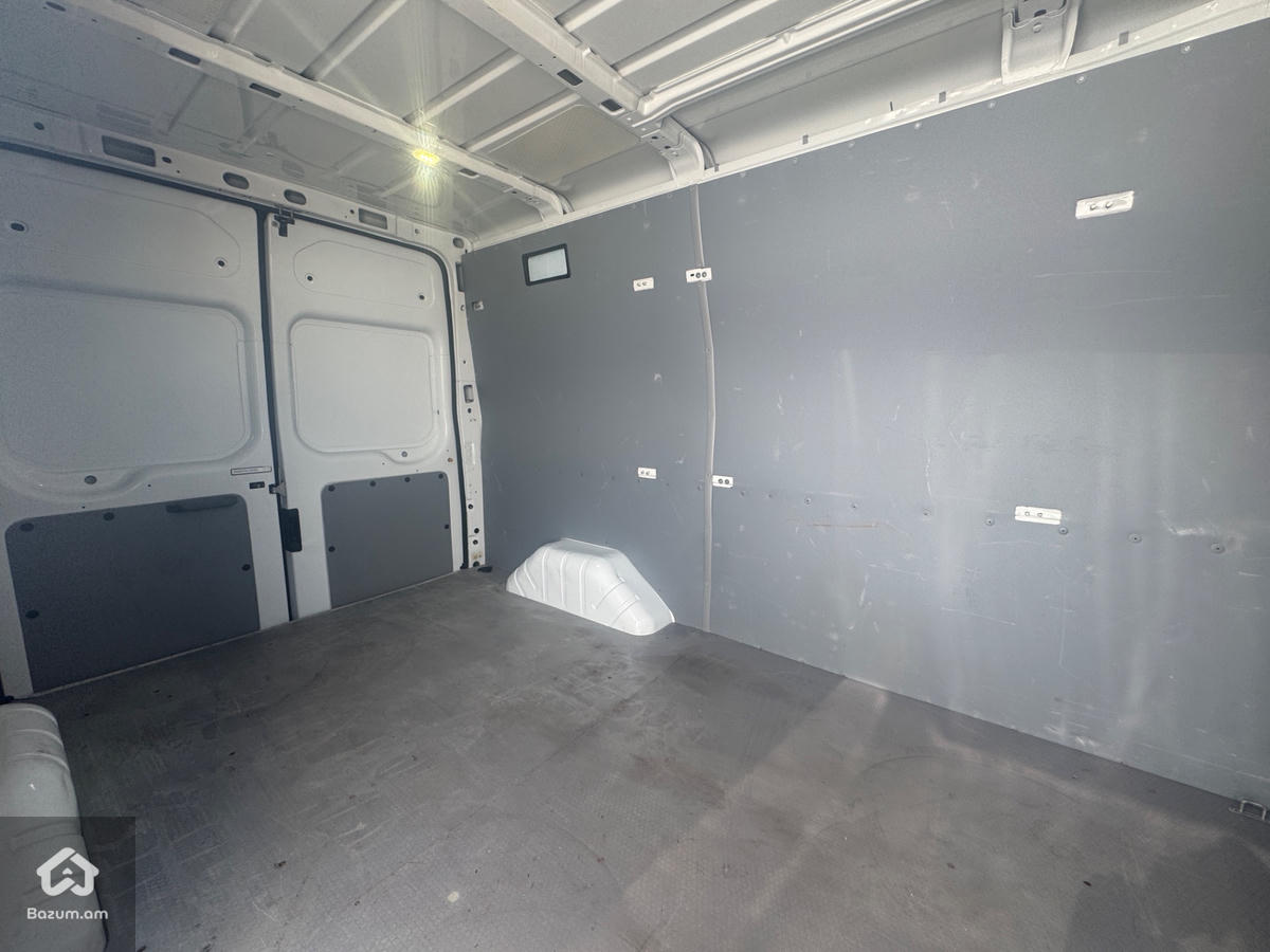 Ford transit - image 11